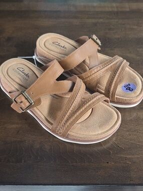 Clarks Size 8 Women's New Light Brown Leather Sandals
